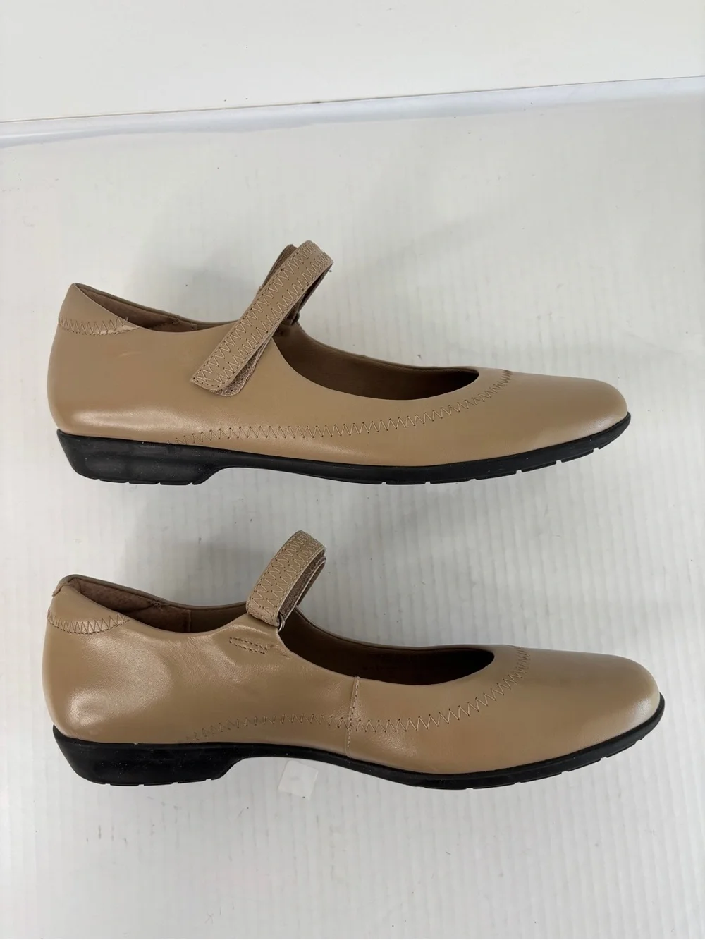 Walking Cradles Mary Jane Ballet Flats Sz 10.5 N Tan Leather Womens Comfort Shoe
